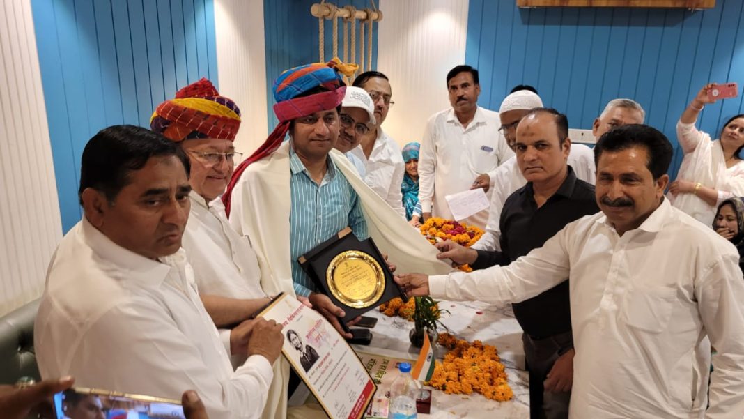 कोविड महामारी में मिसाल क़ायम की चिकित्सा एवं नर्सिंग कर्मचारियों ने कोविड महामारी में मिसाल क़ायम की चिकित्सा एवं नर्सिंग कर्मचारियों ने