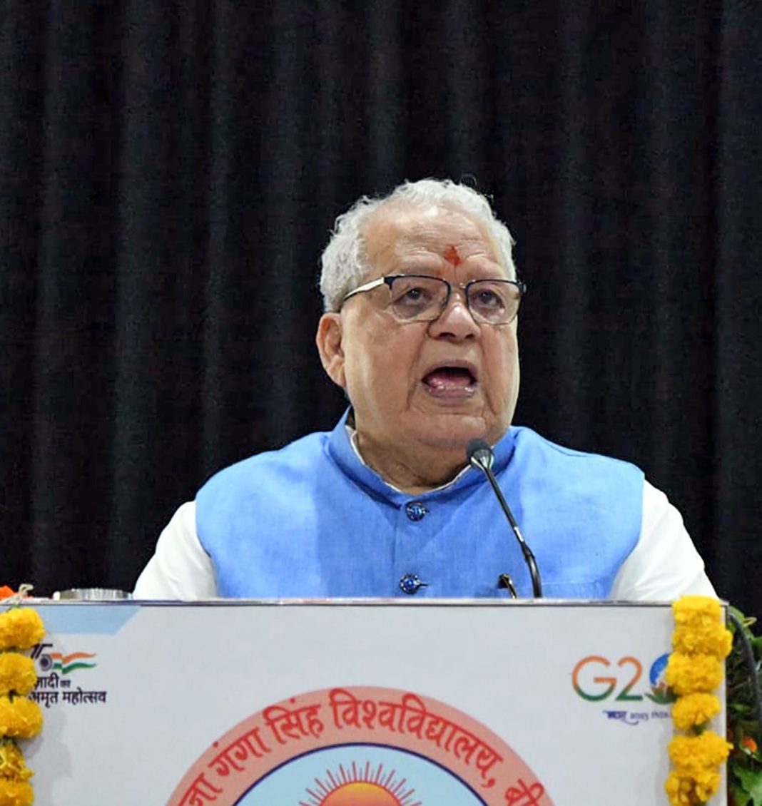 शैक्षिक नवाचारों को अपनाने से खुलेंगे आगे बढ़ने के रास्ते: राज्यपाल शैक्षिक नवाचारों को अपनाने से खुलेंगे आगे बढ़ने के रास्ते: राज्यपाल