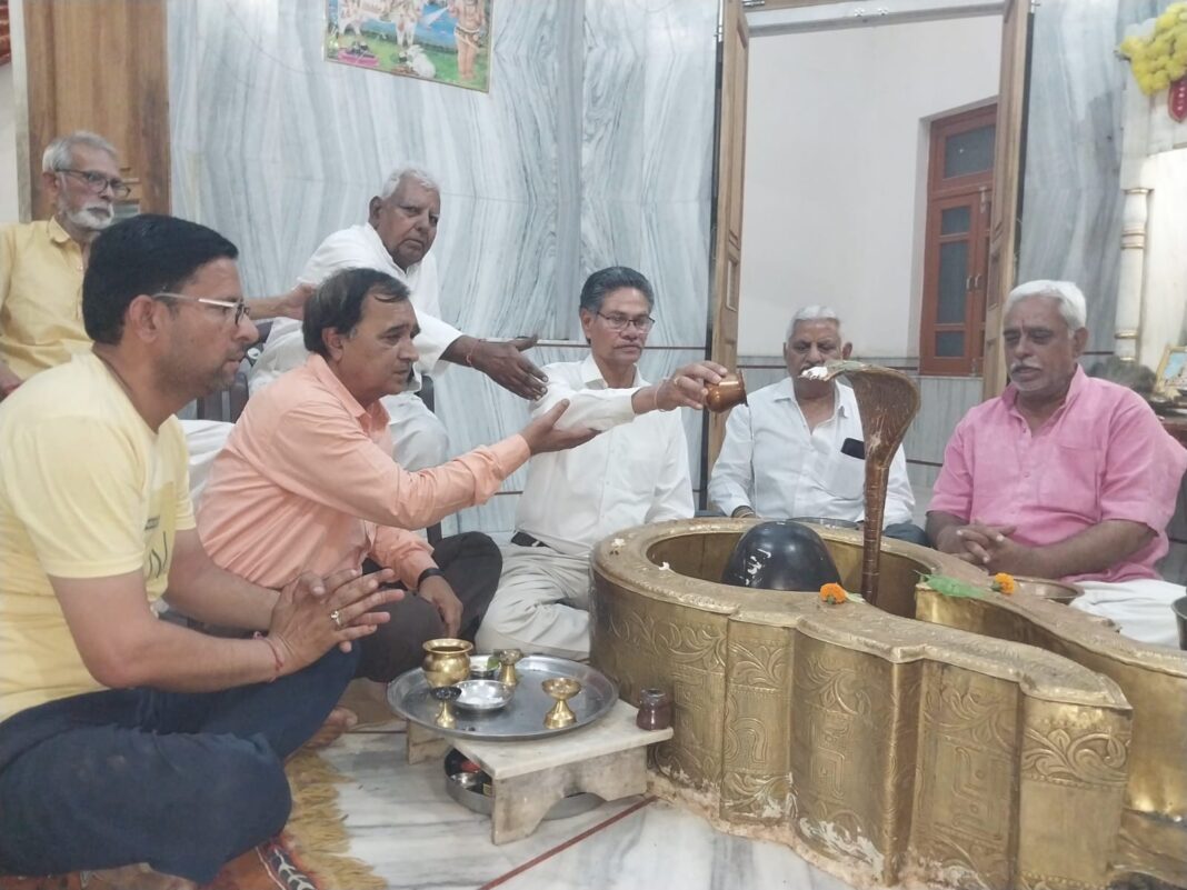 बीकाजी ग्रुप के सी.एम.डी. फन्ना बाबू को श्रद्धांजलि, मुक्तिनाथ महादेव मंदिर में रुद्राभिषेक का आयोजन बीकाजी ग्रुप के सी.एम.डी. फन्ना बाबू को श्रद्धांजलि, मुक्तिनाथ महादेव मंदिर में रुद्राभिषेक का आयोजन