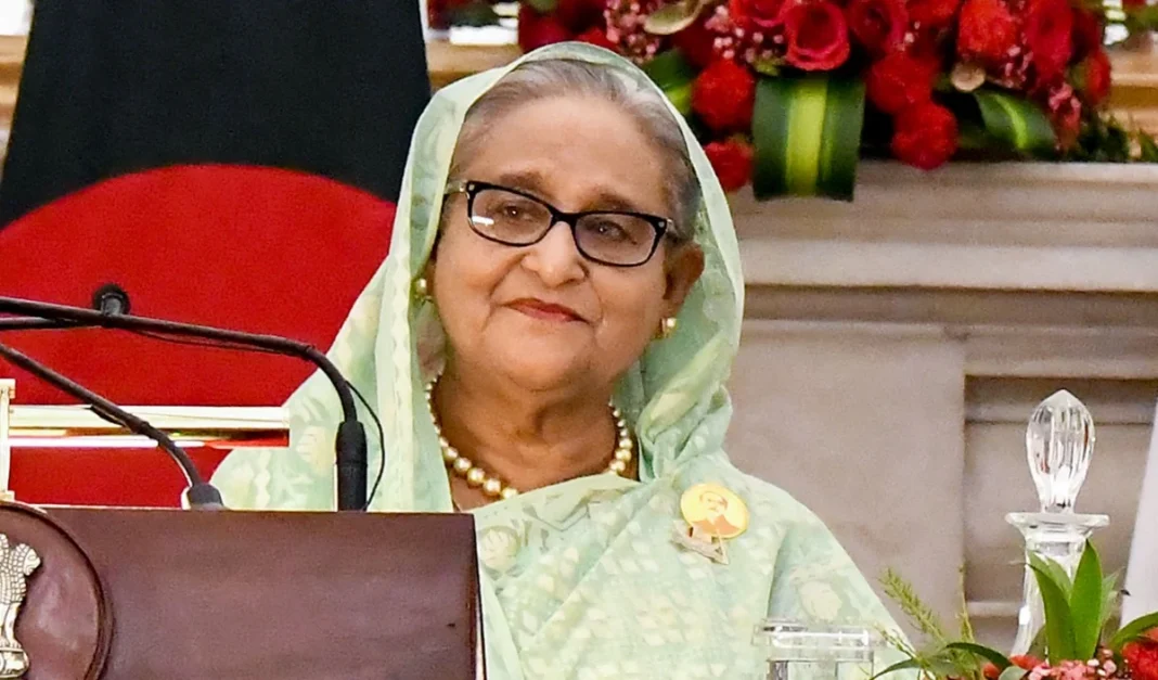Awami League को बचाने की Sheikh Hasina का ऐलान बोलीं. हर साजिश तोड़कर इसी साल लौटूंगी वतन Awami League को बचाने की Sheikh Hasina का ऐलान बोलीं. हर साजिश तोड़कर इसी साल लौटूंगी वतन
